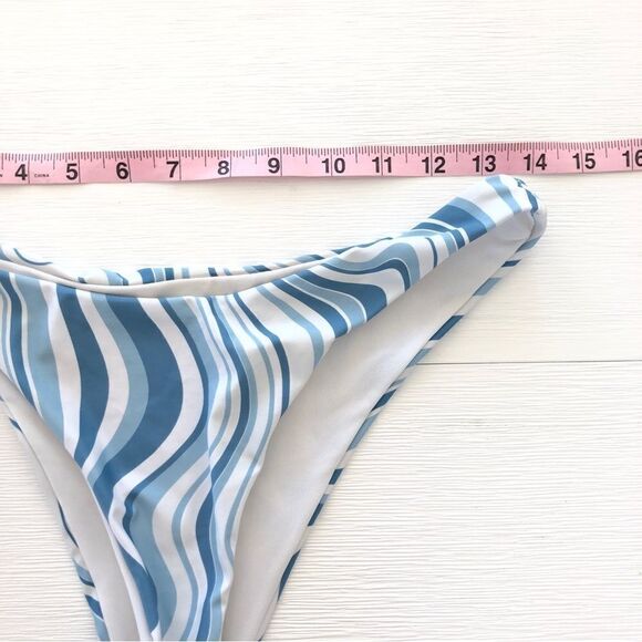 Blue Wave Bikini 2 Piece Set Underwire Bikini Top & High Rise Bikini Bottoms - Picture 8 of 9